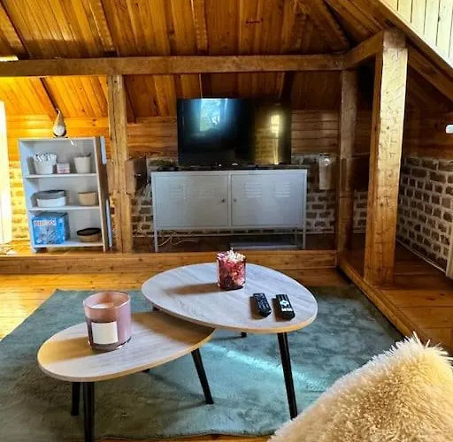Un Dans La Apartment *